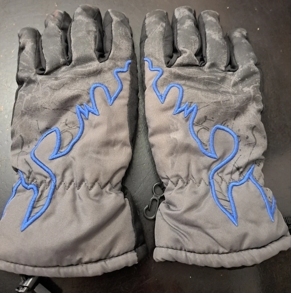 NWOT Insulated Women's Winter Gloves Size M